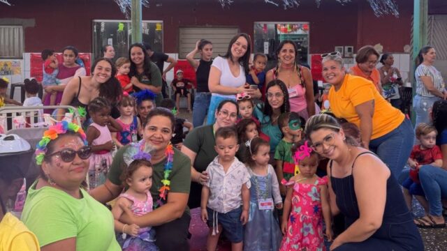 Carnaval infantil anima crianças da rede municipal em Goiandira
