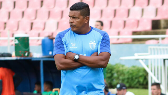 Crac anuncia saída do técnico Alexandre Lopes após vitória sobre a Aparecidense e confirma acerto com novo treinador para o Goianão 2025