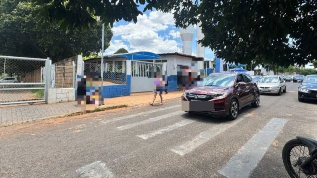Homem armado atira em van e ameaça motorista na porta de escola em Uberlândia