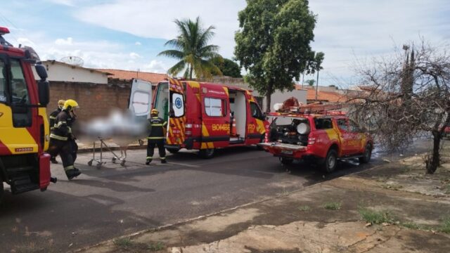 Incêndio atinge residência em Caldas Novas e deixa homem acamado com queimaduras graves