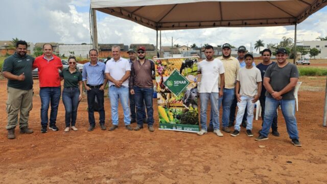 Prefeitura de Ouvidor realiza curso de operação de retroescavadeira com apoio do Senar e Sindicato Rural