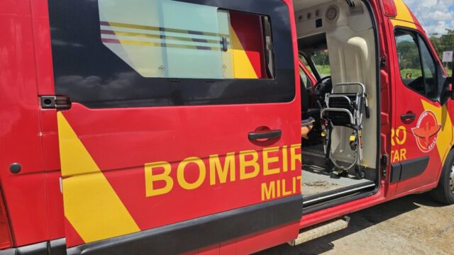Mulher fica ferida após colisão entre dois carros em Catalão