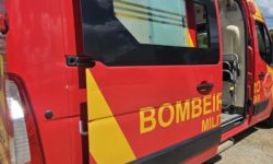 Motociclista fica ferida após colisão com carro em cruzamento de Catalão Motociclista fica ferida após colisão com carro em cruzamento de Catalão