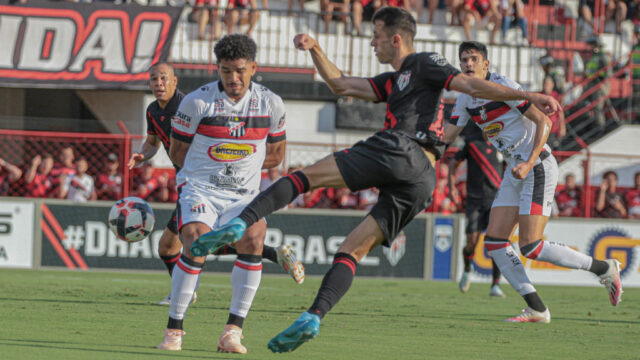 Anápolis sai na frente, mas Atlético-GO busca empate em jogo movimentado: 2 a 2 na ida da semifinal do Goianão 2025