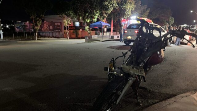 Motociclista fica ferido em colisão entre carro e moto em Catalão