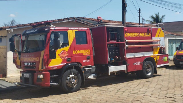 Criança brinca com isqueiro e provoca incêndio em residência em Ipameri, dizem bombeiros