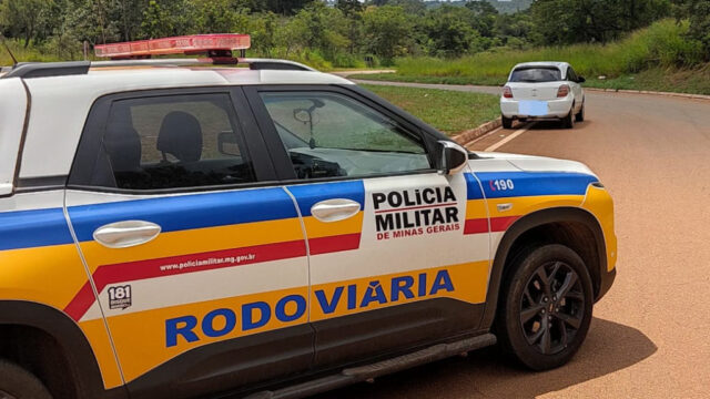 Motorista é preso com carro clonado na BR-352, em Abadia dos Dourados