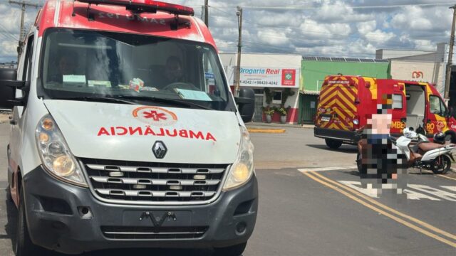 Pai e filho ficam feridos após colisão entre moto e carro em Catalão