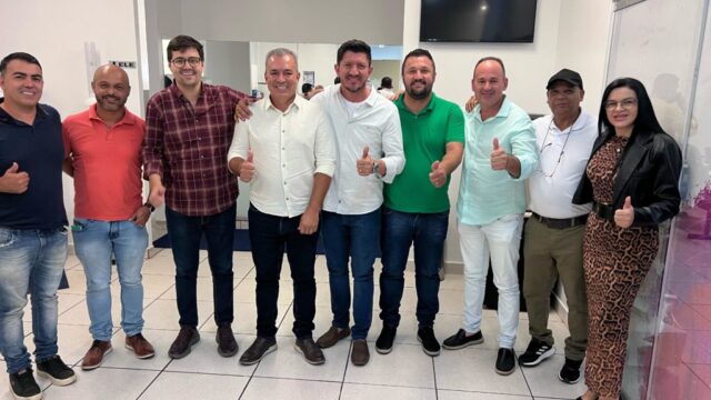 Vice-prefeito de Ouvidor e vereadores participam de encontro de lideranças da Região da Estrada de Ferro