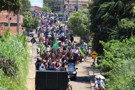 Cavalgada antecipa Baile do Cowboy 2025 e reúne grande público em Campo Alegre de Goiás
