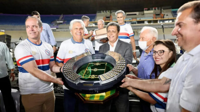 Serra Dourada celebra 50 anos com festa, homenagens e promessa de nova era para o estádio; governador Ronaldo Caiado esteve na comemoração