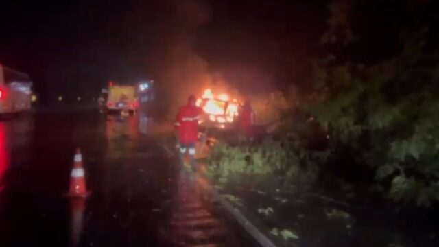 Acidente com carro de luxo mata homem na BR-060, em Anápolis