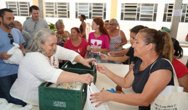 Catalão: Prefeitura distribui 5 mil litros de leite à comunidade