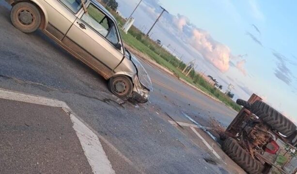 Acidente entre carro e trator é registrado no trevo da GO-210 com GO-305, em Goiandira
