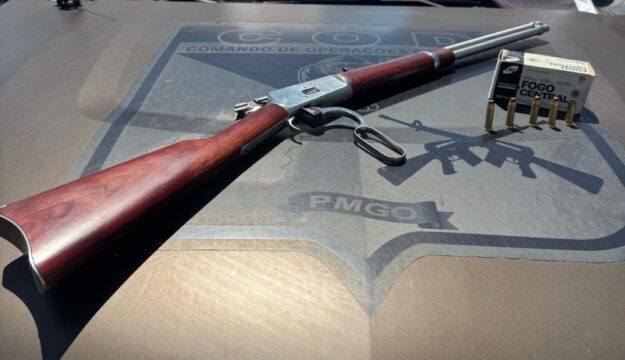 COD prende homem em flagrante por porte ilegal de arma de fogo em Ipameri