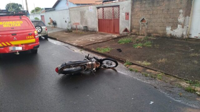 Idosa é atropelada por motociclista embriagado em Araguari
