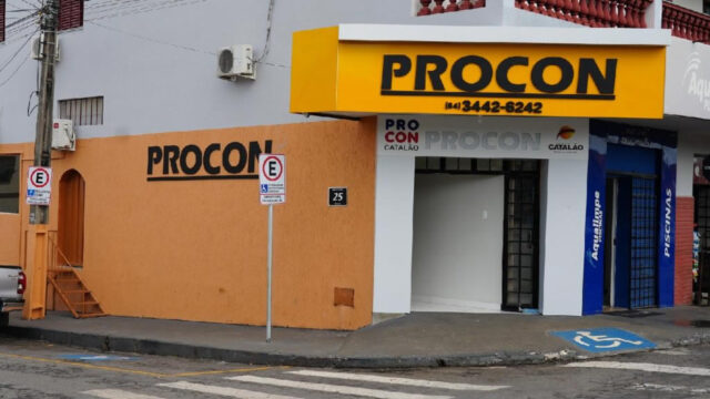 Procon auxilia consumidores na regularização de dívida com Equatorial