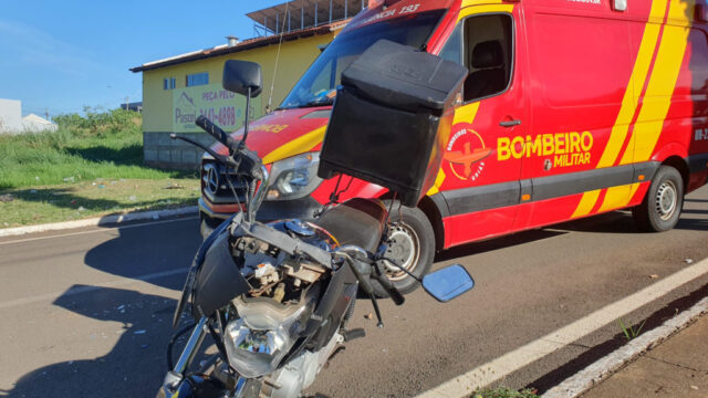 Motociclista fica ferido após colisão com caminhonete que subia na contramão em Catalão