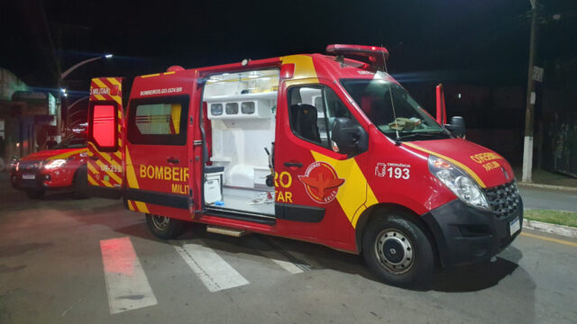 Homem fica ferido após colisão entre caminhonete e moto em avenida de Catalão
