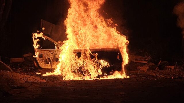 Veículo é incendiado após desentendimento familiar em Catalão