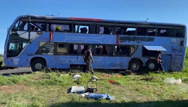 Saiba quem eram os mortos do acidente com ônibus que tombou em Araguari