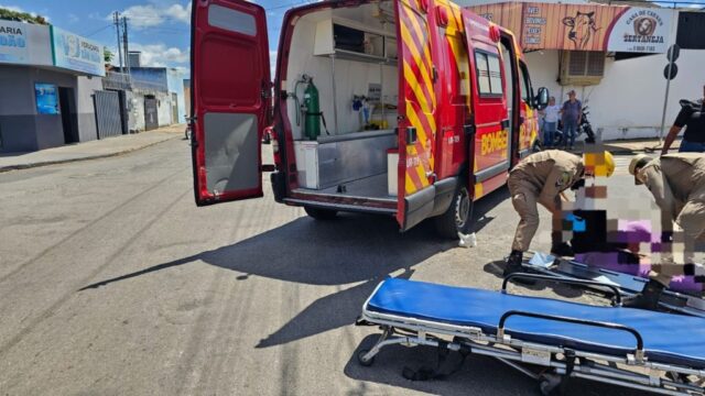 Motociclista fica ferida após ser atingida por outra moto que fugiu sem prestar socorro em Catalão