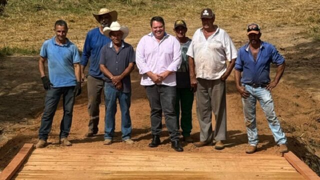 Prefeito de Corumbaíba entrega duas pontes revitalizadas na zona rural