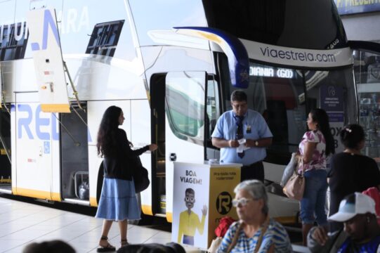 Goiás supera média nacional e cresce 4,4% no setor de serviços em fevereiro