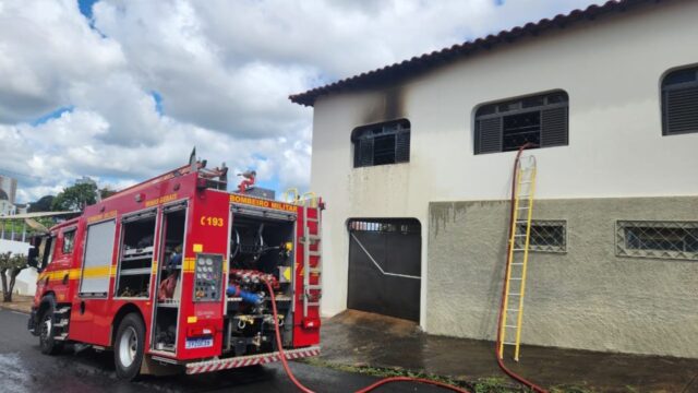 Incêndio atinge cômodo de residência em Araguari; ninguém ficou ferido