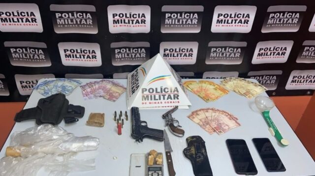 Suspeito de 70 anos é preso por tráfico de drogas em Coromandel; arma de fogo, crack e dinheiro são apreendidos