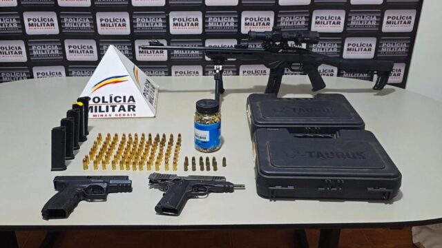 Polícia Militar apreende arsenal durante cumprimento de mandado de busca e apreensão em Monte Carmelo