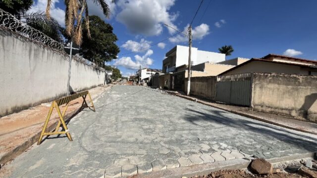 Prefeitura de Corumbaíba entregará obra de recuperação da Rua Etenerval Resende Oliveira após sete meses de espera