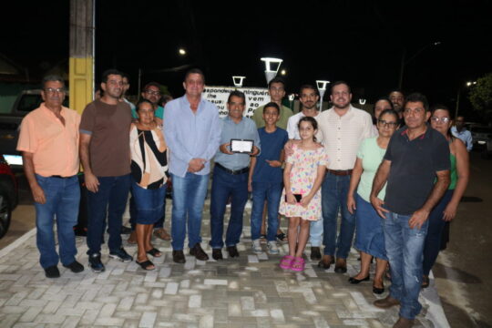 Nova Aurora inaugura Praça da Bíblia em homenagem a Divina Dias do Prado
