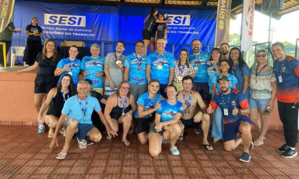 Equipe de Natação de Catalão brilha na Copa Sesi e conquista vice-campeonato
