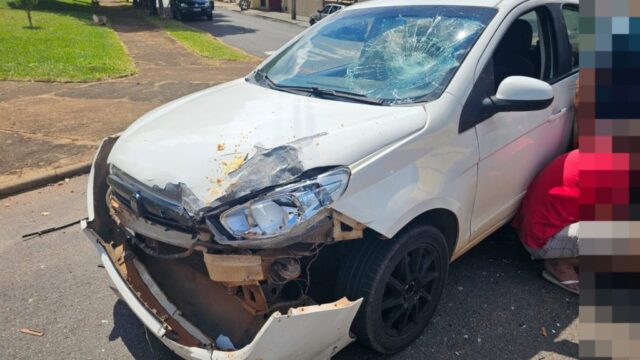 Acidente entre carro e moto é registrado no Bairro das Américas, em Catalão