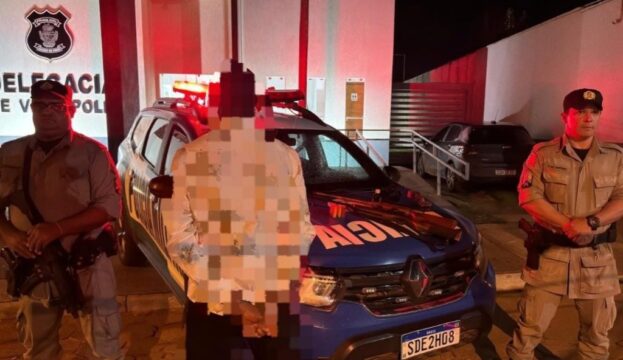 Homem é preso em Vianópolis por porte ilegal de arma e acessórios de uso restrito