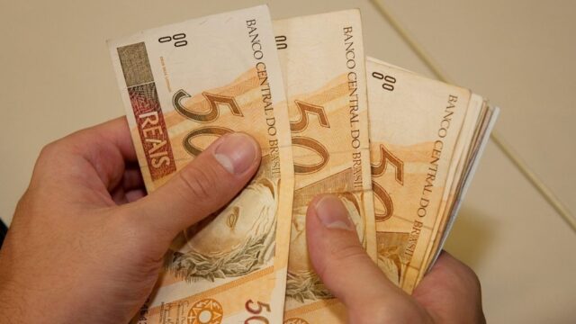 13° salário de aposentados será pago em abril e maio, saiba as datas