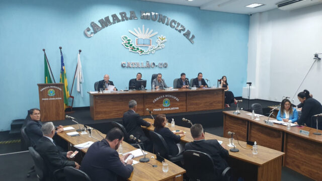 Vereadores de Catalão apresentam mais de 30 propostas e aprovam projetos sobre saúde, educação e homenagens na 17ª sessão ordinária