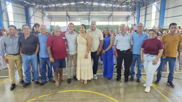 Festa das Mães reúne mais de 1.200 pessoas em Goiandira com show, almoço e sorteio de brindes
