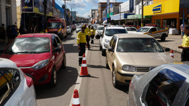 Prefeitura de Catalão lança campanha Maio Amarelo com ações educativas e serviços de saúde no centro da cidade