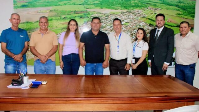 Prefeito de Ouvidor se reúne com representantes da Equatorial Goiás para discutir melhorias na rede elétrica