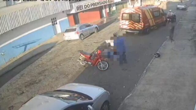 Motociclista fica ferida após colisão com porta de carro em Catalão