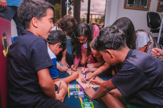Projeto "Bibliodiversidade" promove oficinas e doa acervo à Escola Liberdade, em Campo Alegre de Goiás