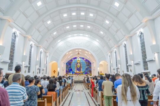 Paróquia Mãe de Deus realiza dedicação da nova igreja em Catalão com solene celebração presidida pelo Bispo Dom José Francisco - Por Lucas Machado
