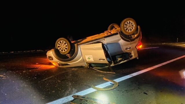 Motorista sai ileso após capotamento na BR-050, entre Pires Belo e Campo Alegre de Goiás