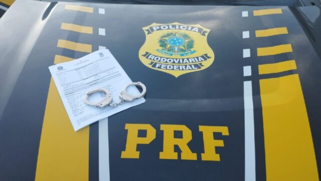 PRF prende foragido condenado por estupro de vulnerável durante fiscalização em ônibus na BR-050, em Catalão