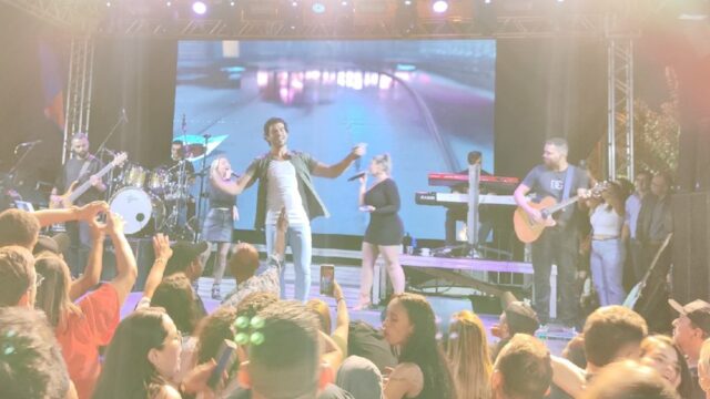 Eduardo Melo anima comemoração dos 94 anos de Goiandira com show na Alameda Lélio David