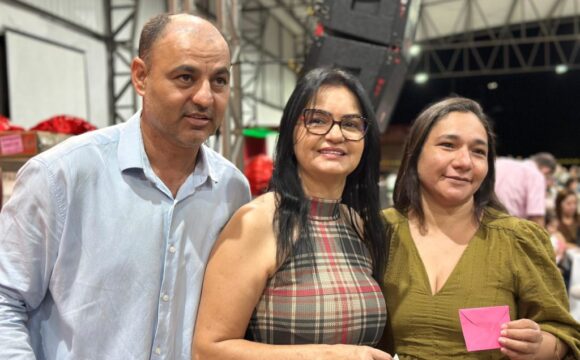 Davinópolis celebra Dia das Mães com noite de homenagens, música e confraternização
