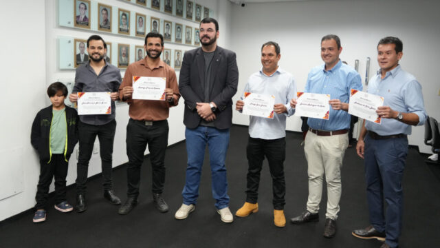 Empresário Rodrigo Oliveira, da RP Uniformes, recebe Moção de Aplausos por protagonismo na AGROVEM em Goiânia