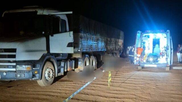 Dois caminhoneiros morrem atropelados por caminhão conduzido por motorista embriagado na zona rural de Caldas Novas